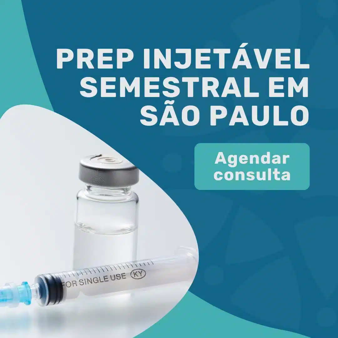 Médico de Coluna pela Care Plus: Guia Completo de Atendimento 4 Especialista de coluna revisando ressonância com o paciente em consultório. — médico de coluna pela care plus